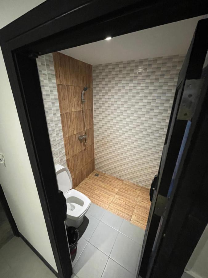 Islanda Hotel Patong Extérieur photo